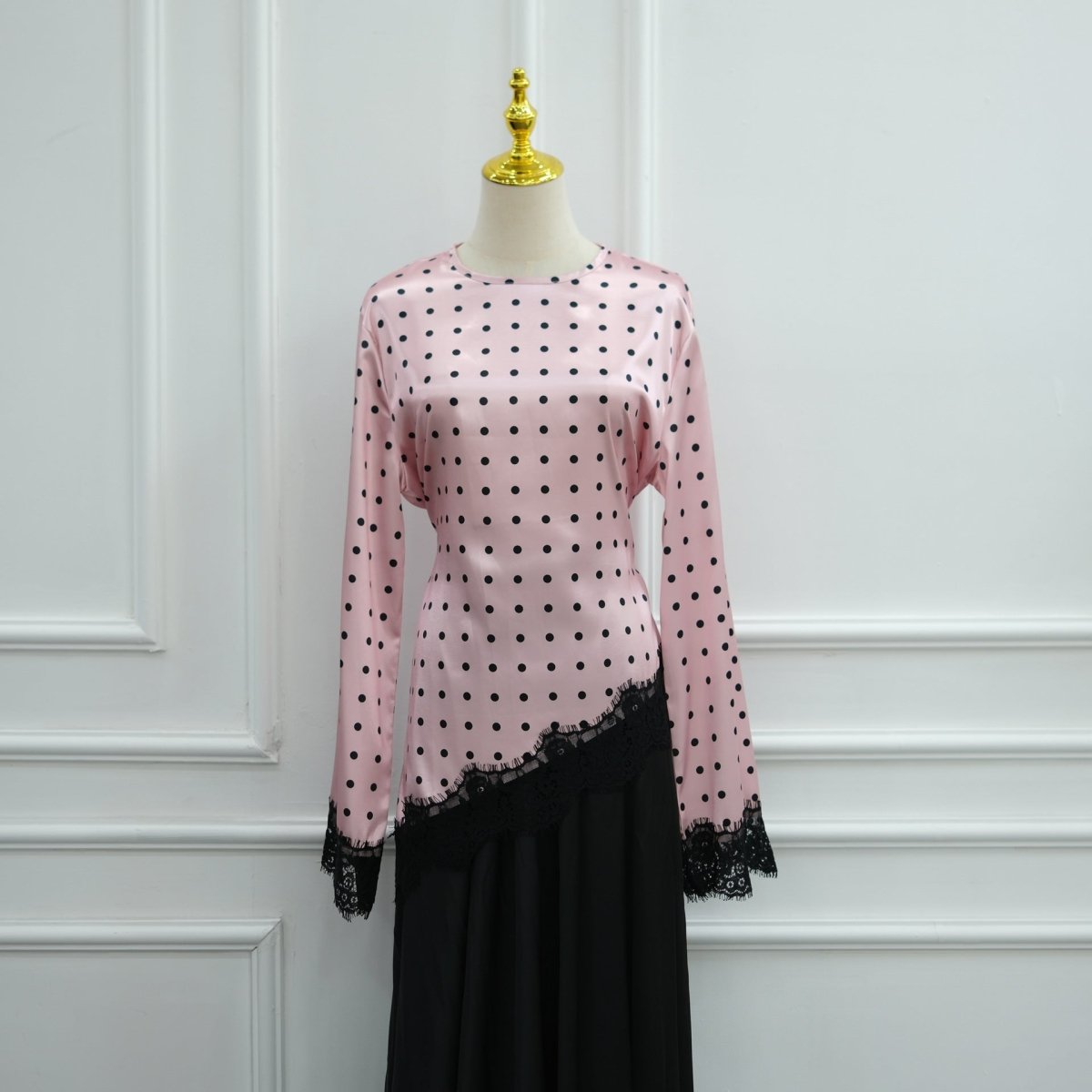Lace Trim Contrast Panel Satin Top(MS407)