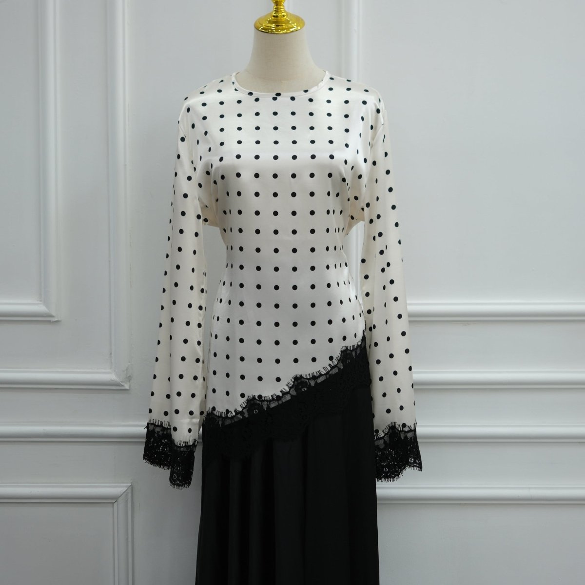 Lace Trim Contrast Panel Satin Top(MS407)