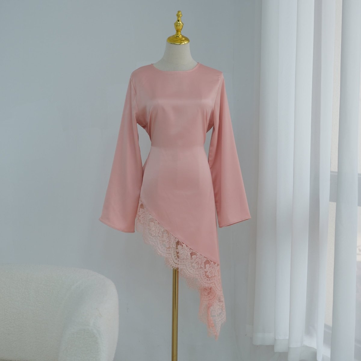 Lace Trim Contrast Panel Satin Top(MS408)