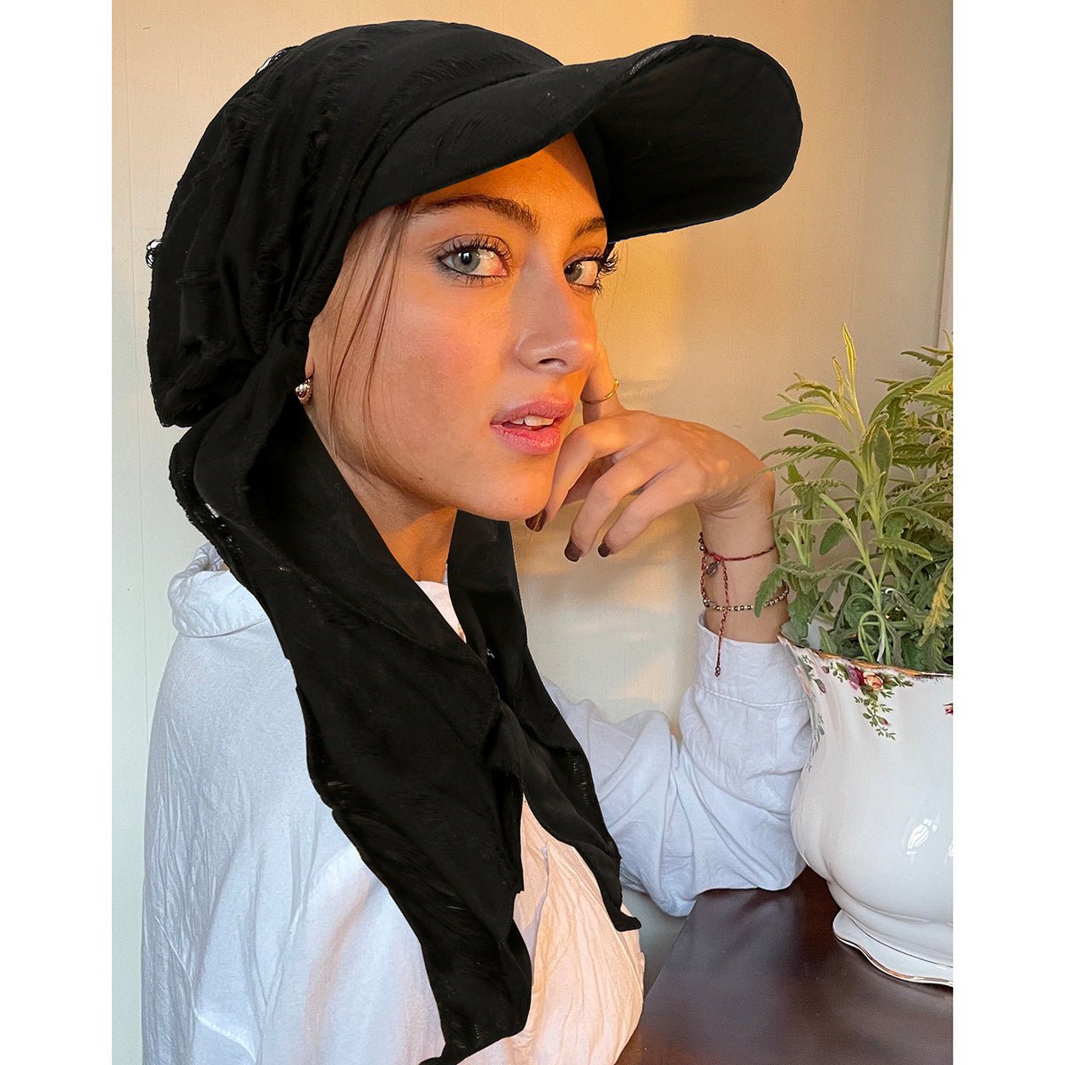 Women's Multi-Color Fashion Baseball Cap – Frayed Edge Boho Beanie with Feather Detail（MH113）